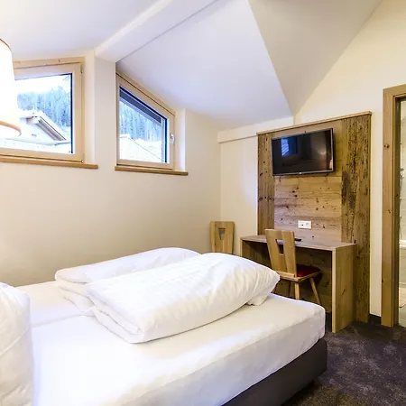 Apart-hotel Forum 3*